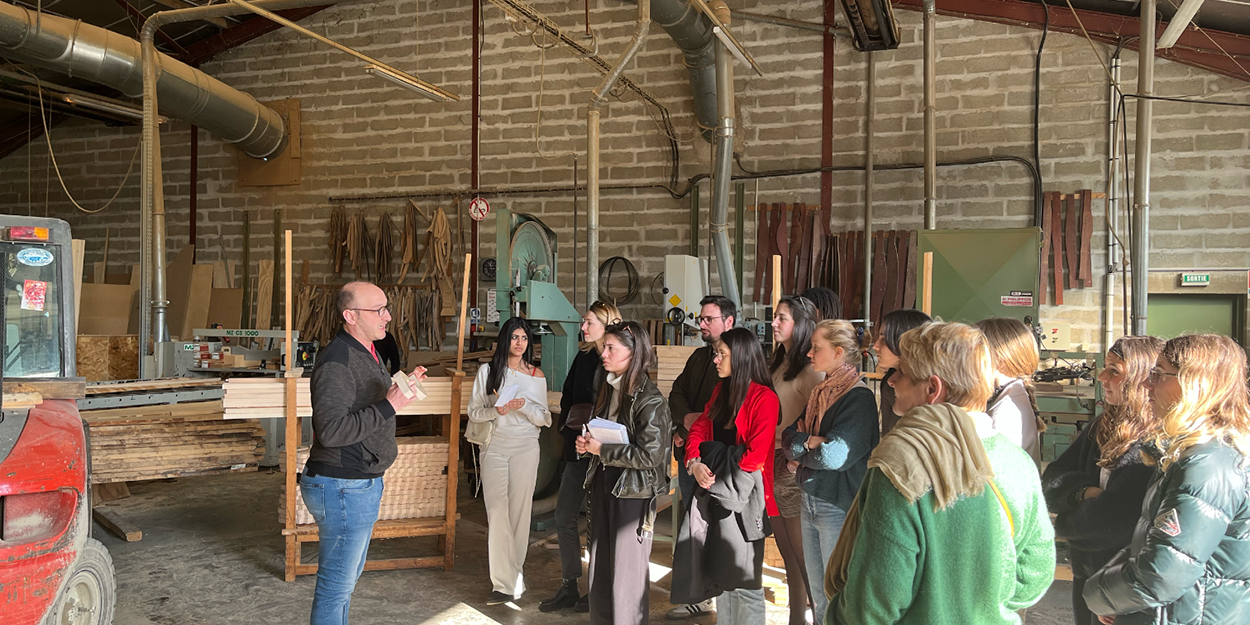 visite d'étudiants en architecture intérieure